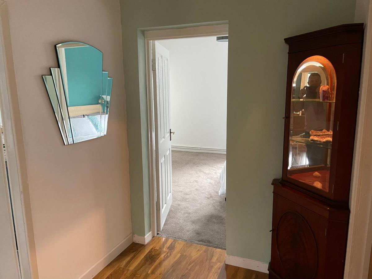 Spacious 3 Bedroom Garden Apartment In Snowdonia National Park Garndolbenmaen Eksteriør billede