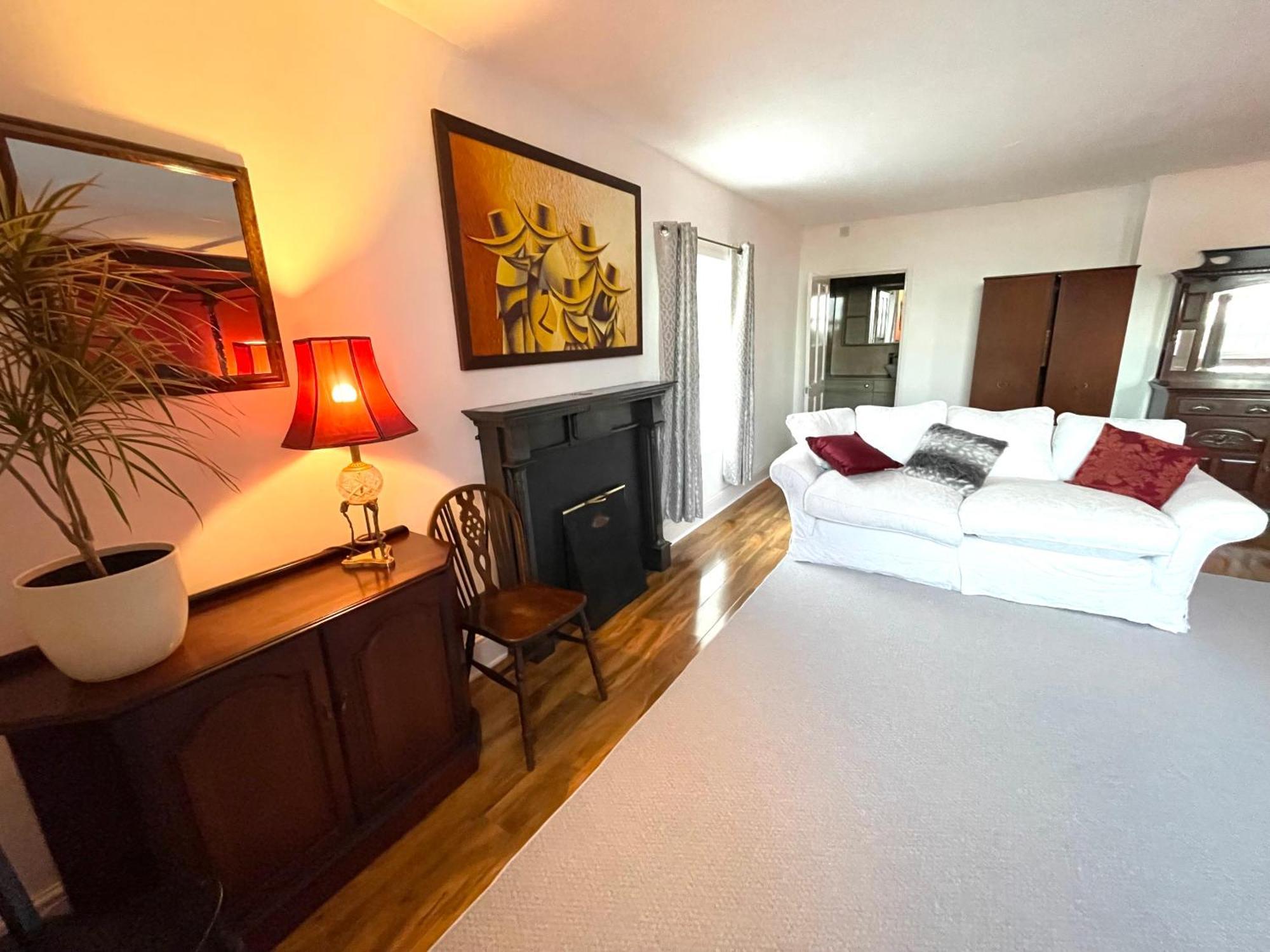 Spacious 3 Bedroom Garden Apartment In Snowdonia National Park Garndolbenmaen Eksteriør billede