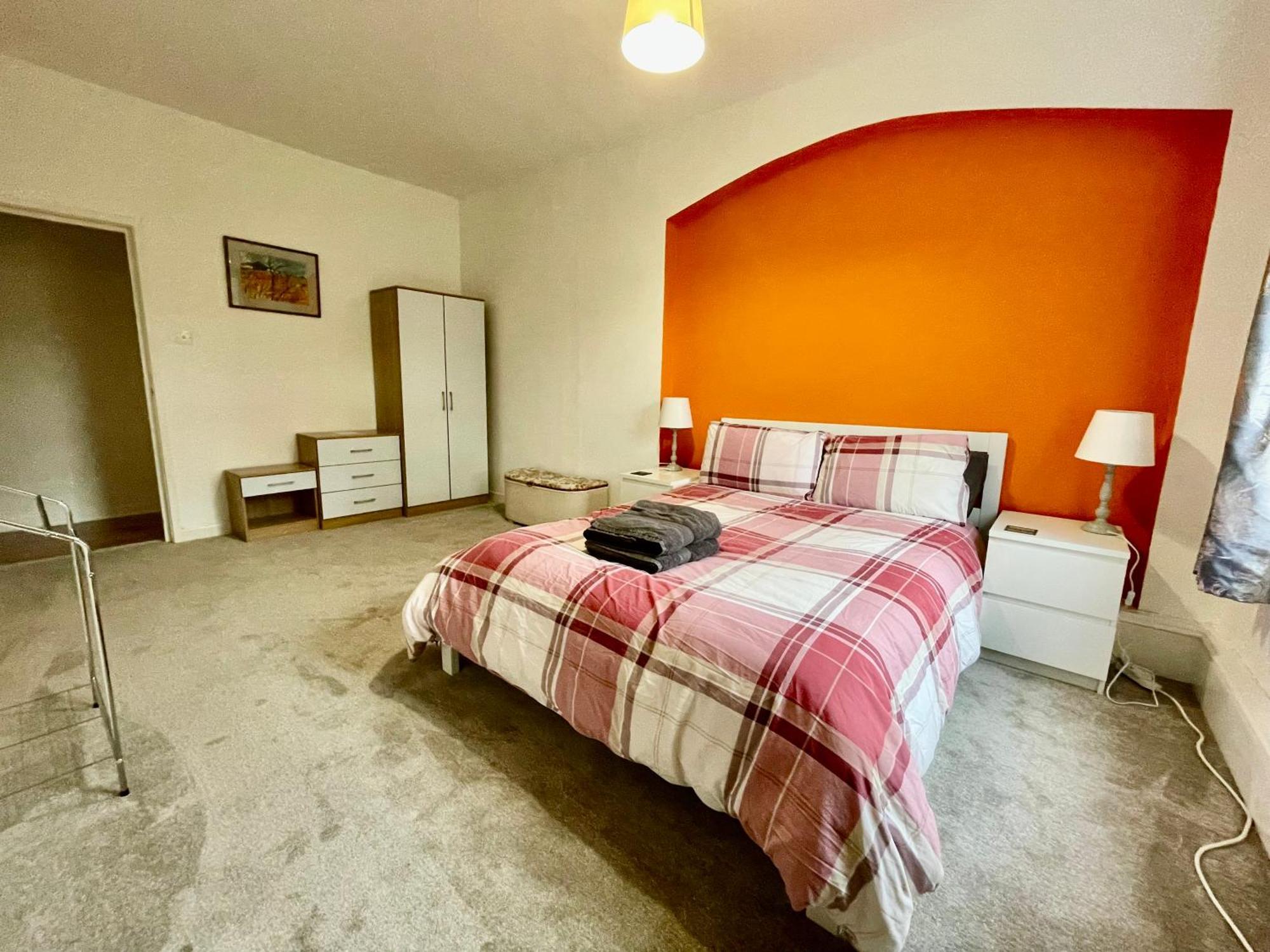 Spacious 3 Bedroom Garden Apartment In Snowdonia National Park Garndolbenmaen Eksteriør billede